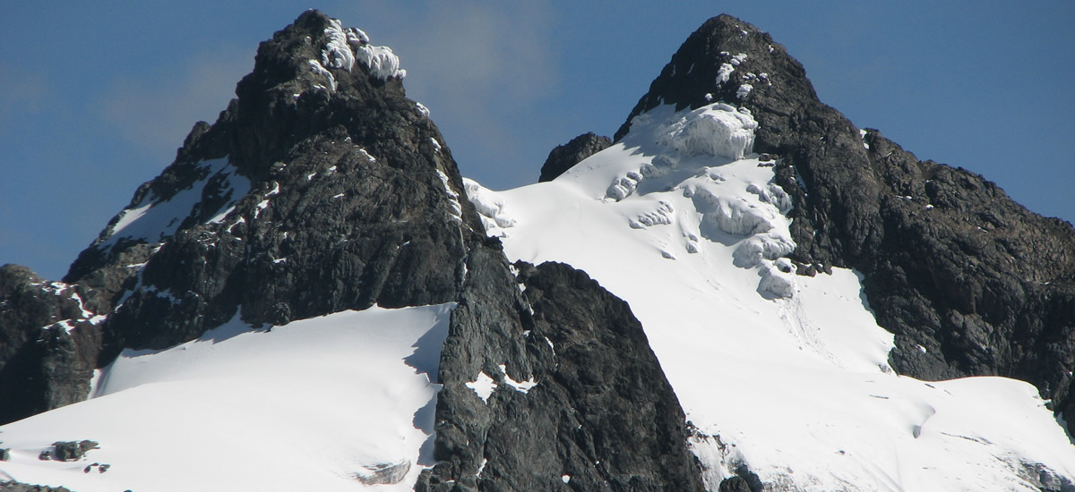Bujuku (3977m) to Elena Hut (4372m) - (4541m) Bujuku (3977m) to Elena Hut (4372m) - (4541m)